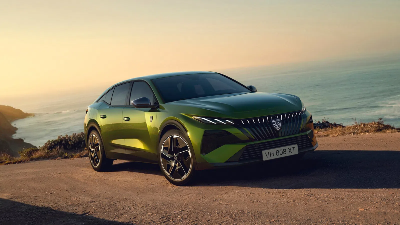 Novo Peugeot 408 ganha nova vida com eletrificação alargada