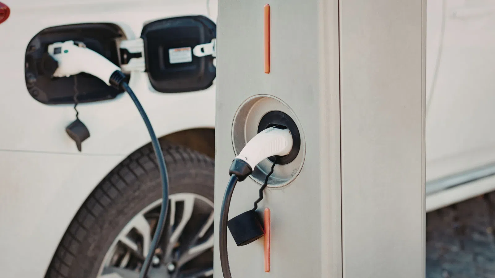 Carregamentos elétricos disparam 36% em janeiro