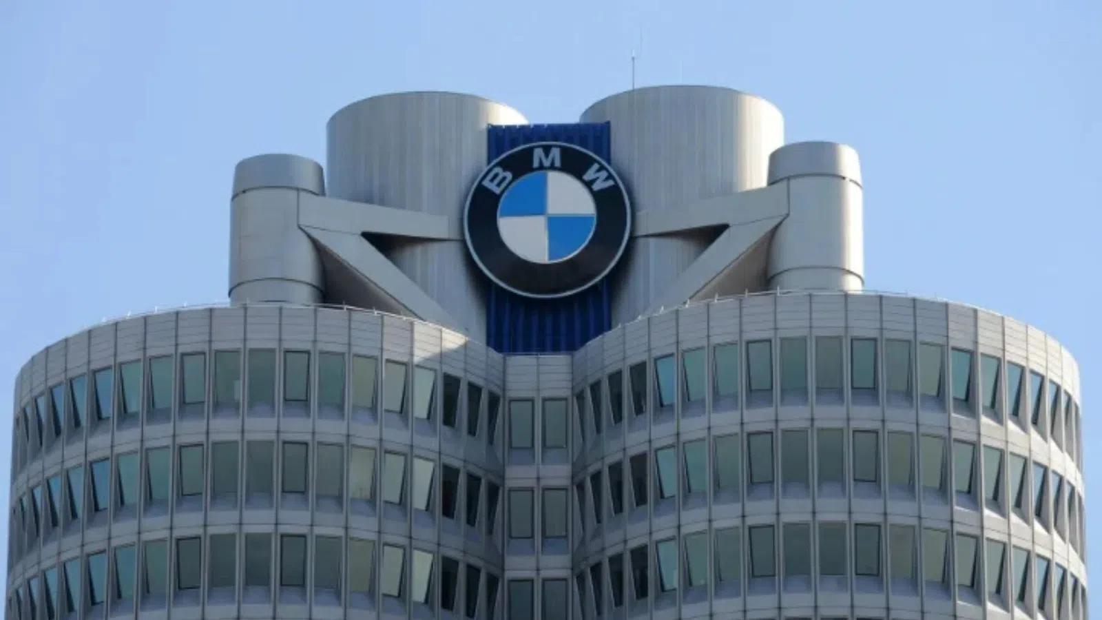 BMW chama 59 mil carros por risco de incêndio