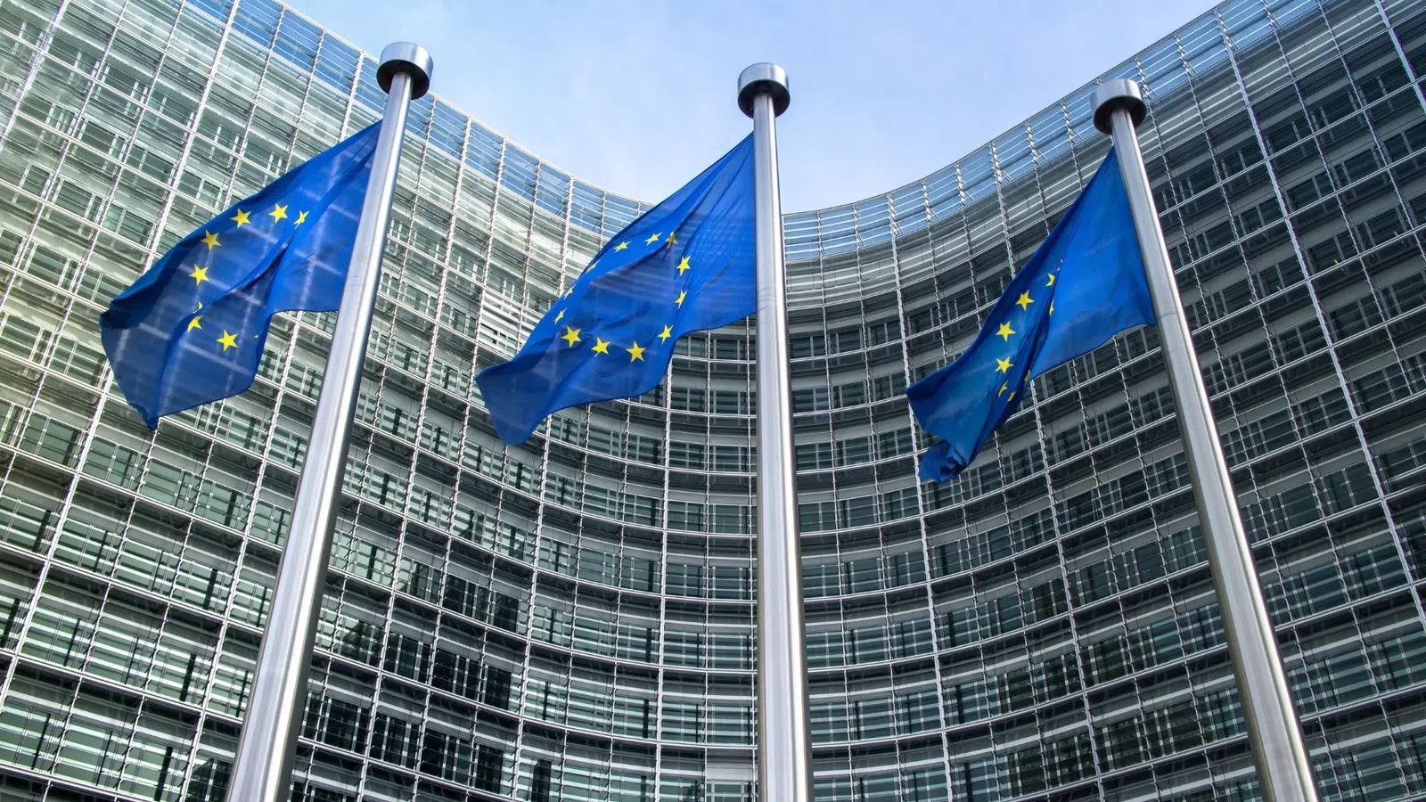 UE prepara novas tarifas para travar híbridos chineses