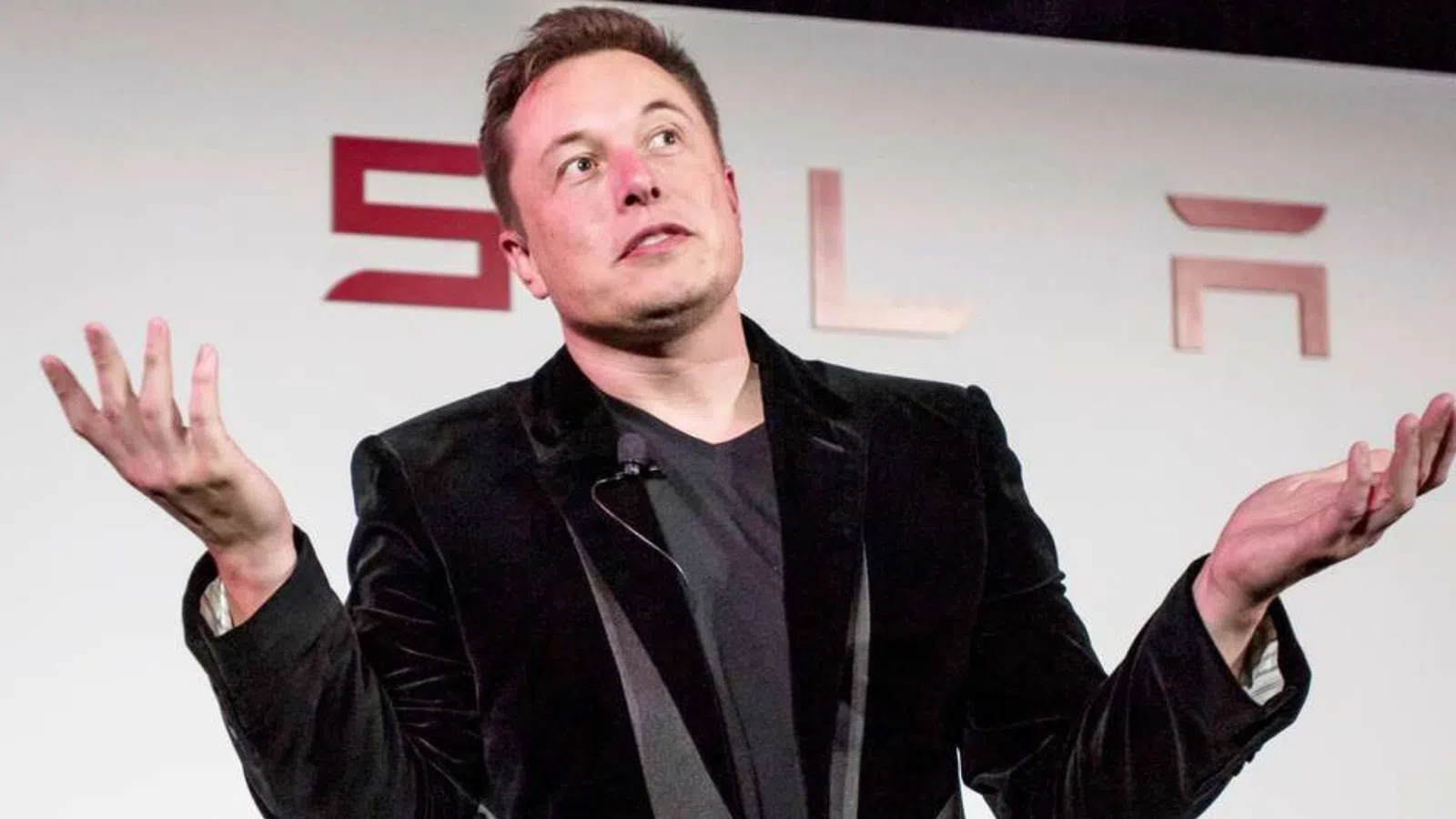 Elon Musk poderá deixar a Tesla se não receber 860 mil milhões em ações