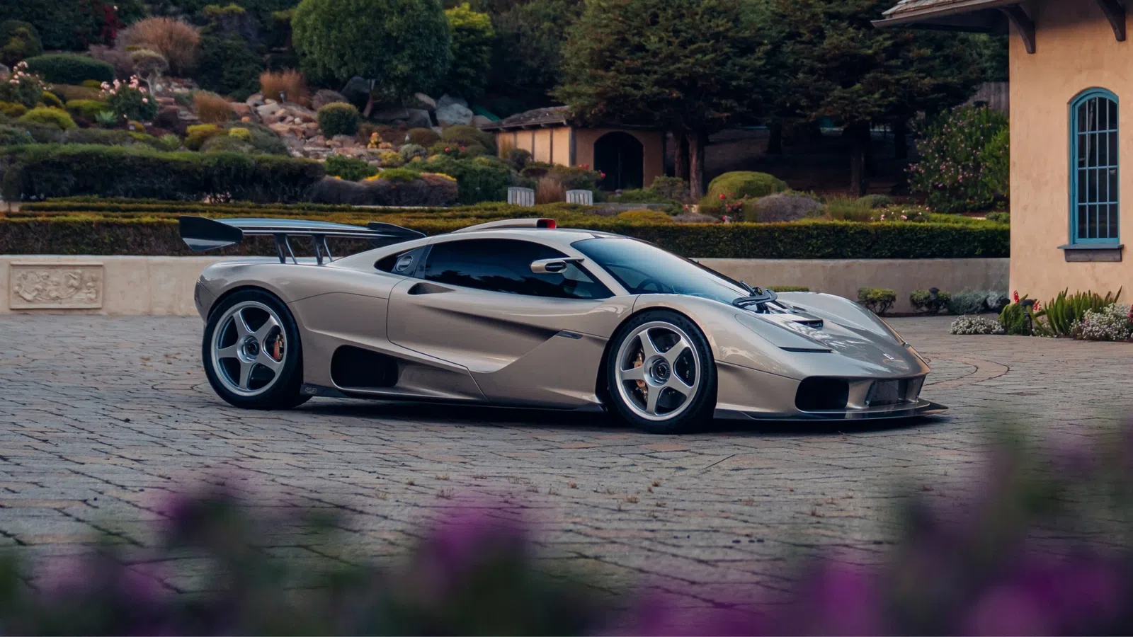 Histórico! O carro novo mais caro da história vendido em leilão