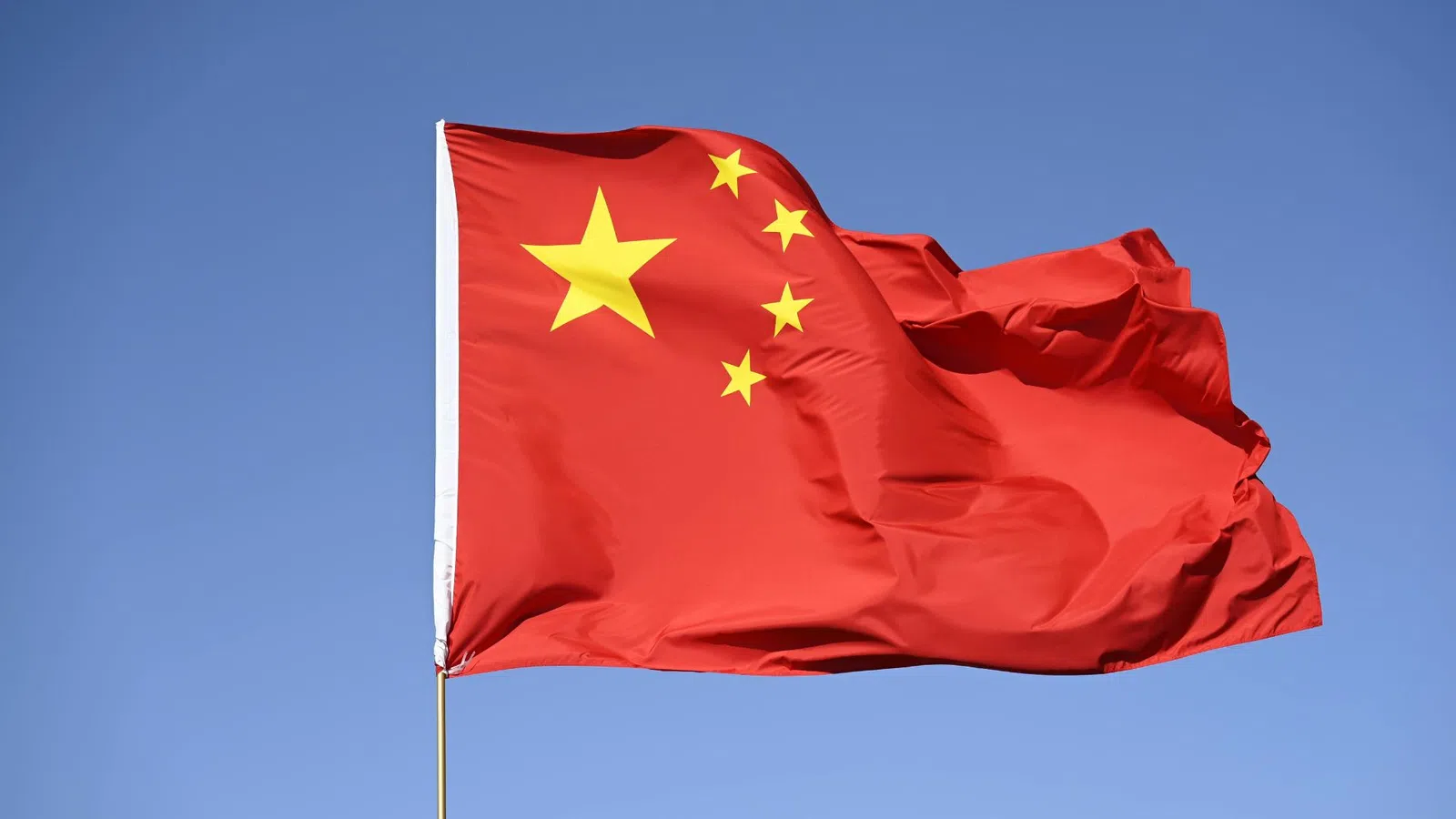 China recua e abre negociações sobre tarifas da UE nos elétricos