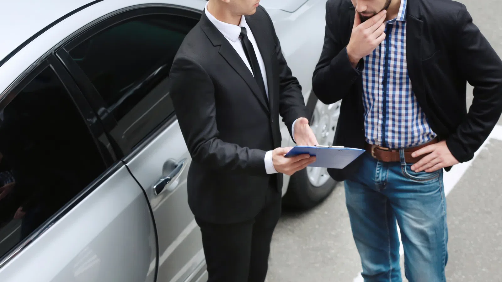 10 Questões essenciais a colocar ao vendedor de um Carro Usado