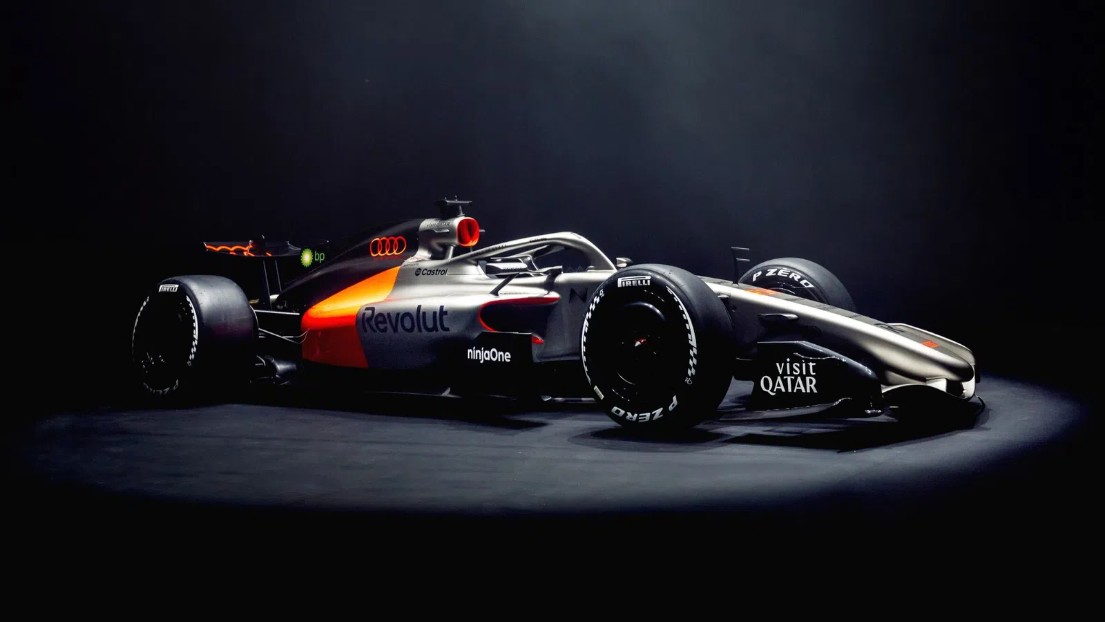 Audi apresenta carro e pilotos para a F1 2026