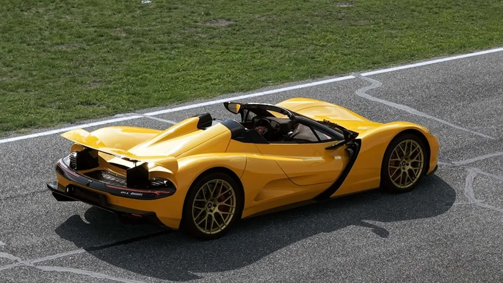 O hipercarro elétrico que atinge 300 km/h em menos de 10 segundos