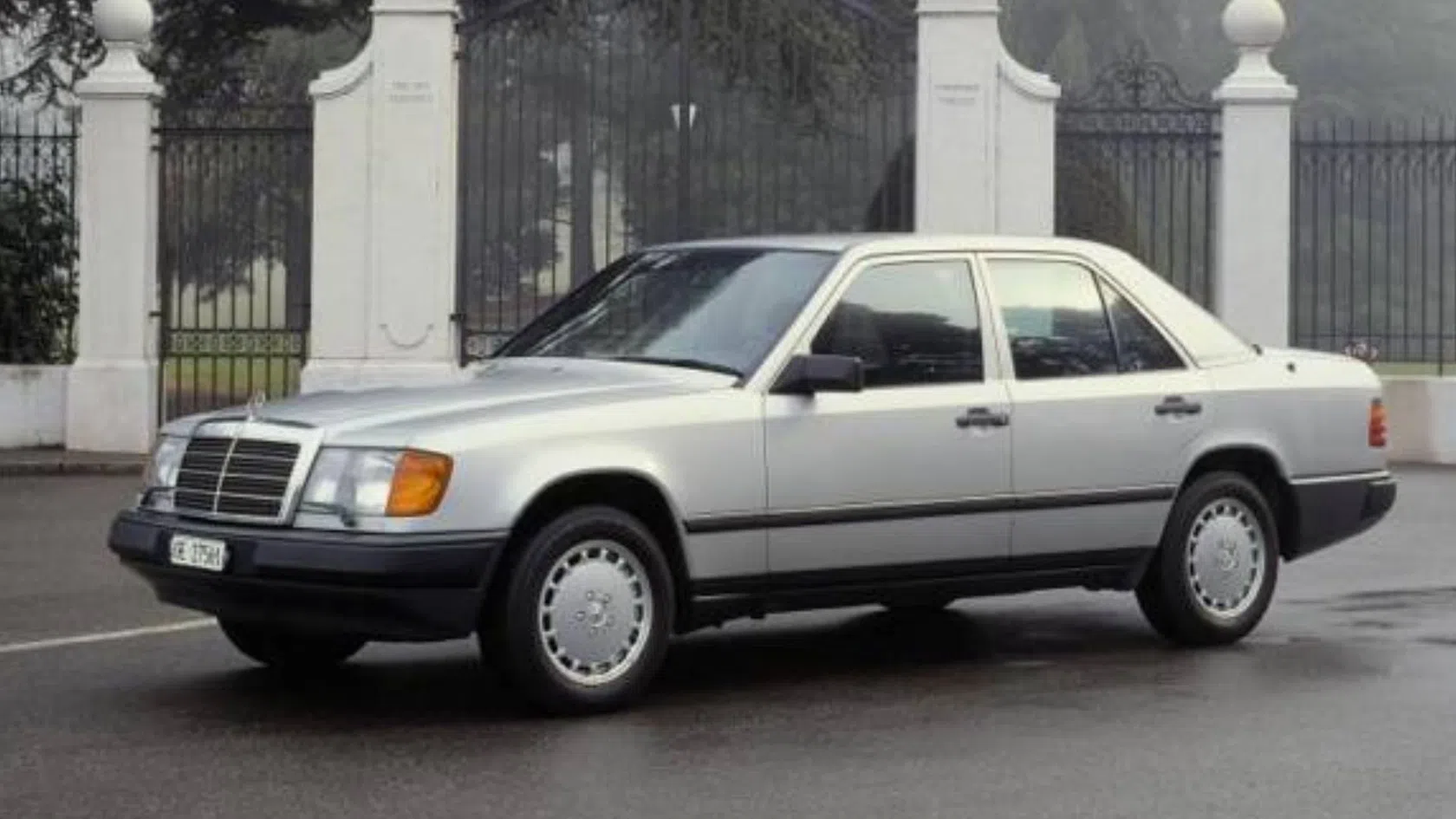 Mercedes-Benz W124
