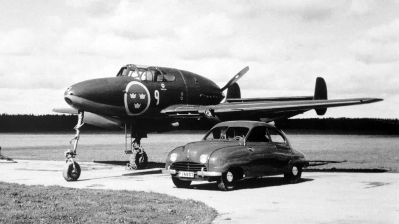 Jato avião e carro Saab