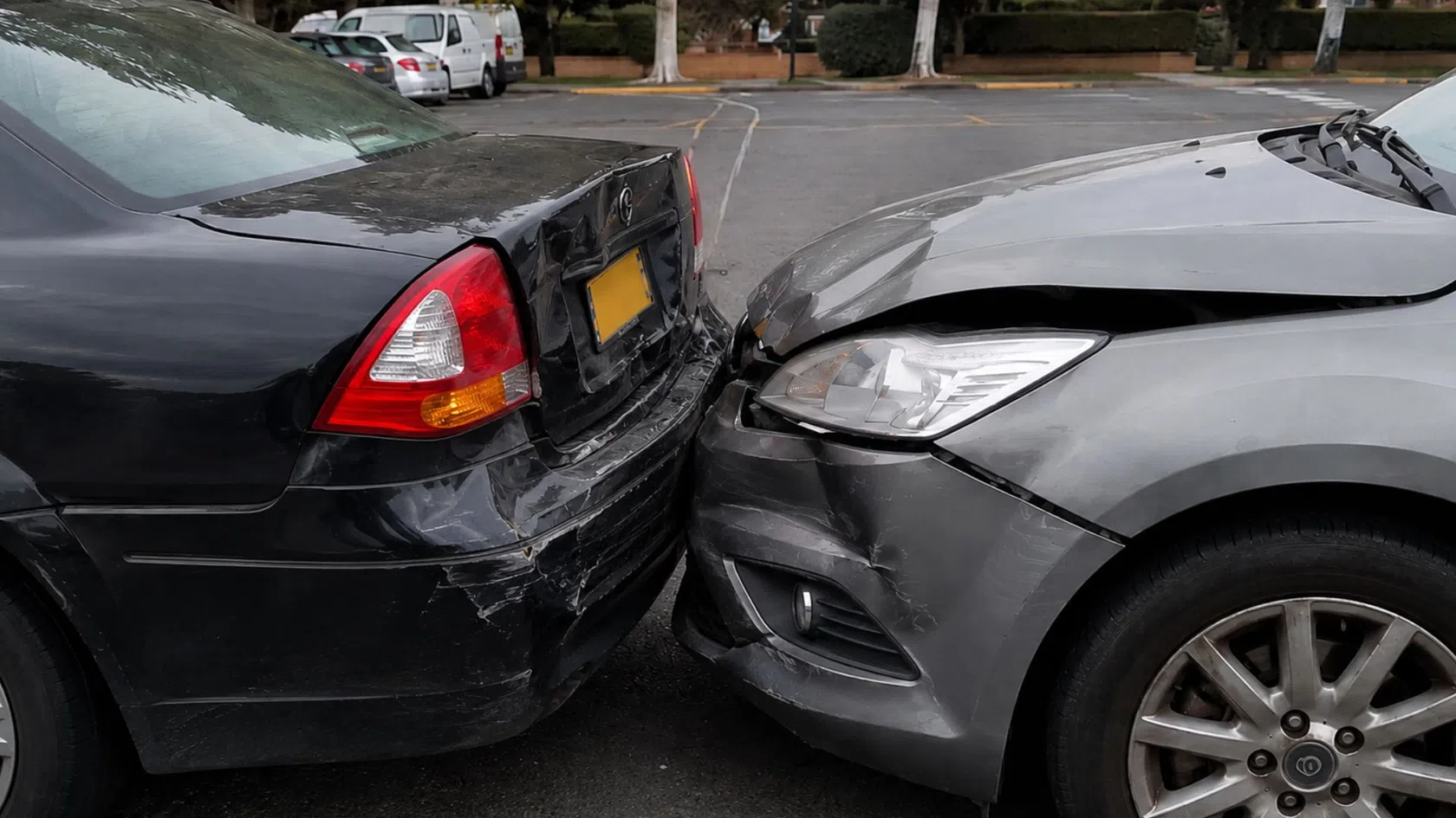 Acidente entre dois carros