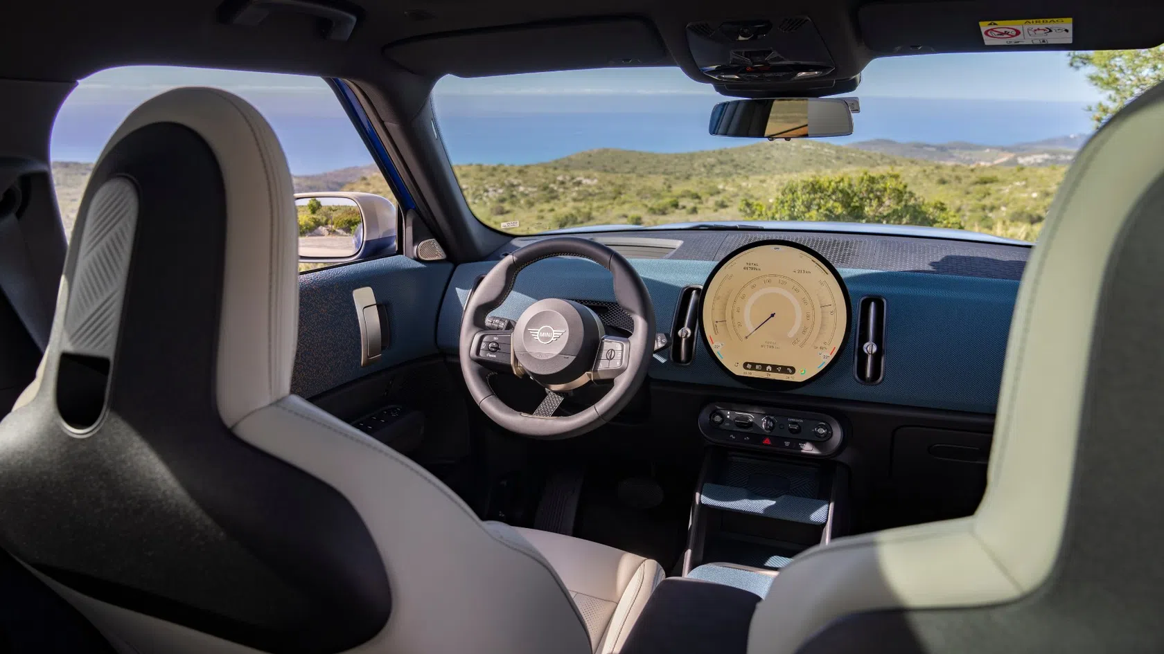 interior do Carro MINI Countryman elétrico 2026