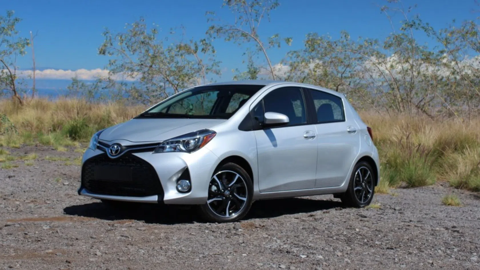 Carro Toyota Yaris usado ate 12000 euros
