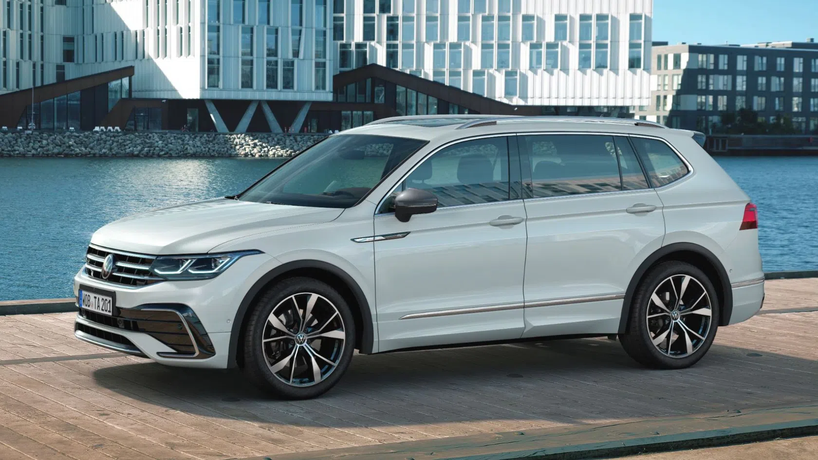 Volkswagen tiguan suv familiar