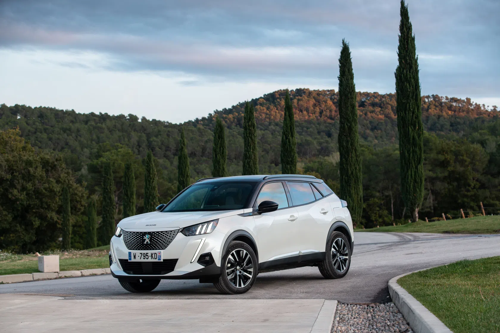 Carro Peugeot 2008