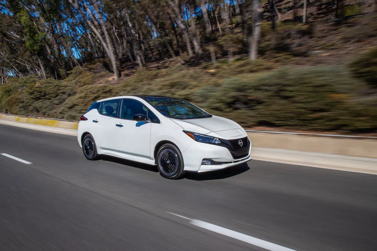 carro nissan leaf eletrico