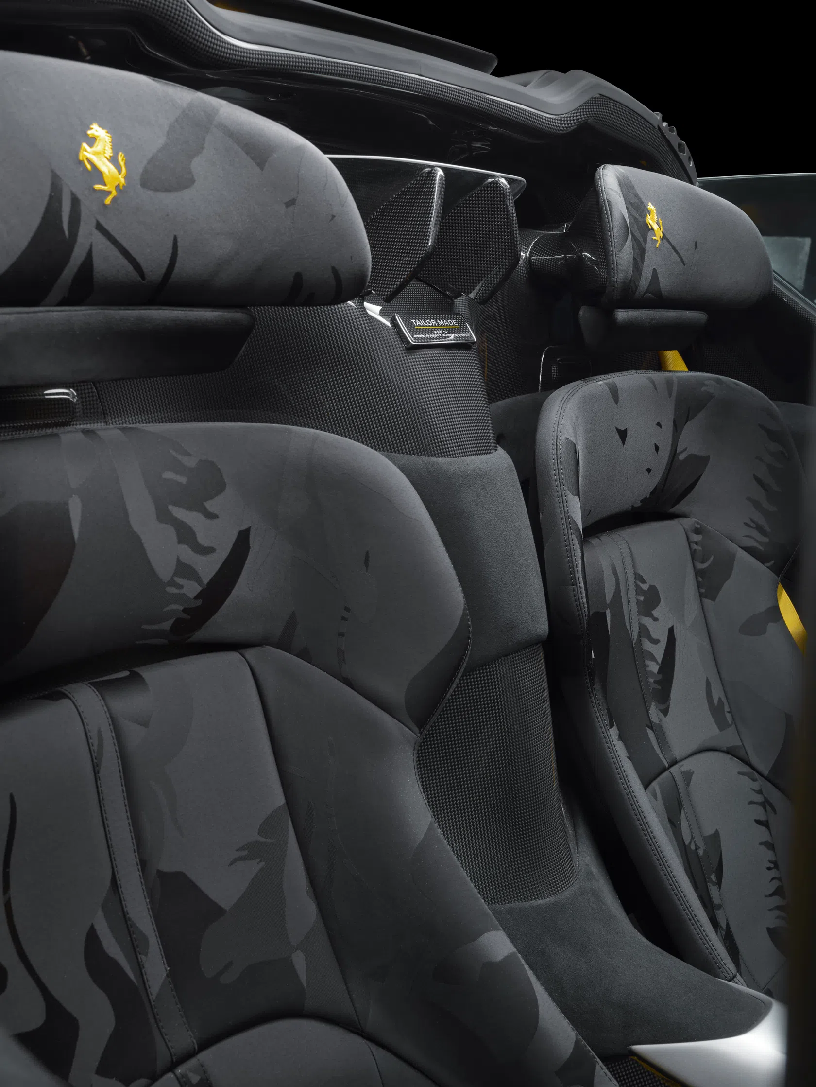 Ferrari Daytona SP3 Tailor Made interior