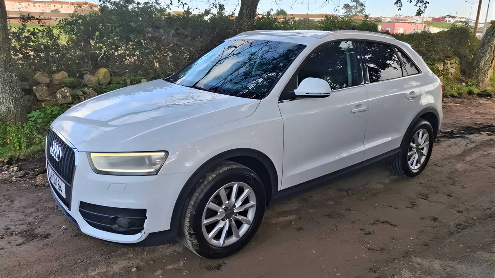 Carro Audi Q3 branco usado em auto.pt