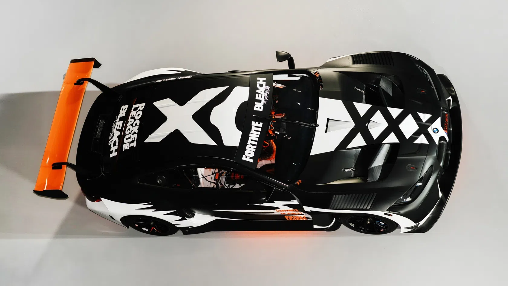 BMW M4 GT3 EVO Fortnite e Rocket League