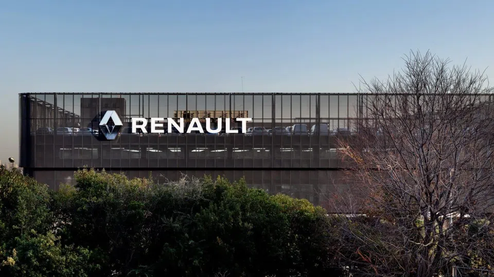 Renault fecha 2025 com prejuízo de 10,9 mil milhões