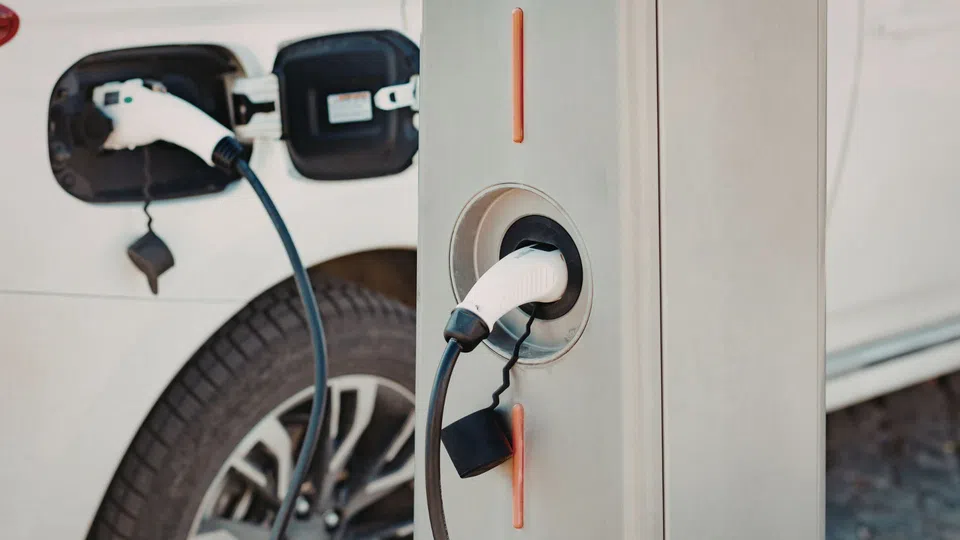 Carregamentos elétricos disparam 36% em janeiro