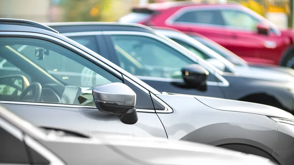 Comprar um carro em leilão em Portugal: Vantagens e Riscos
