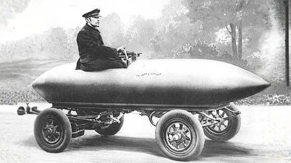 O primeiro carro a ultrapassar os 100 km/h