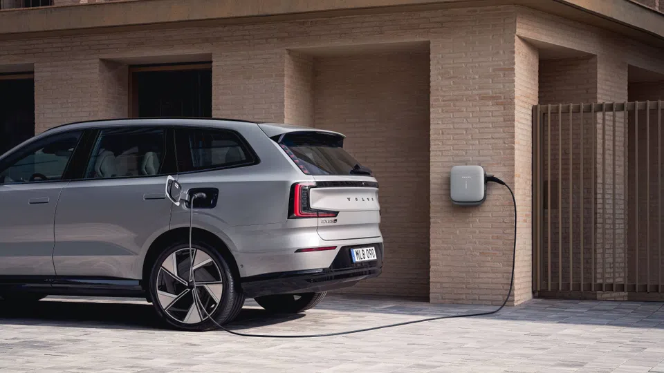 Volvo EX90 com novidades para 2026: conheça os primeiros detalhes