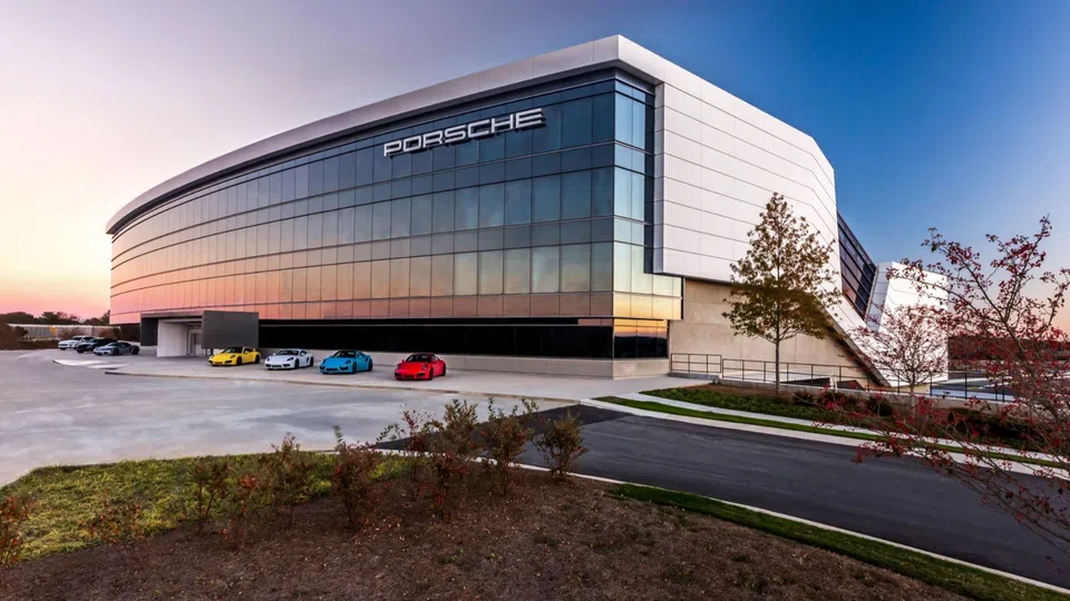 Porsche fecha acordo de IA de 1,25 mil milhões