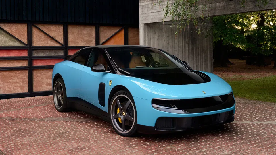 O novo e polémico Ferrari Luce 100% Elétrico