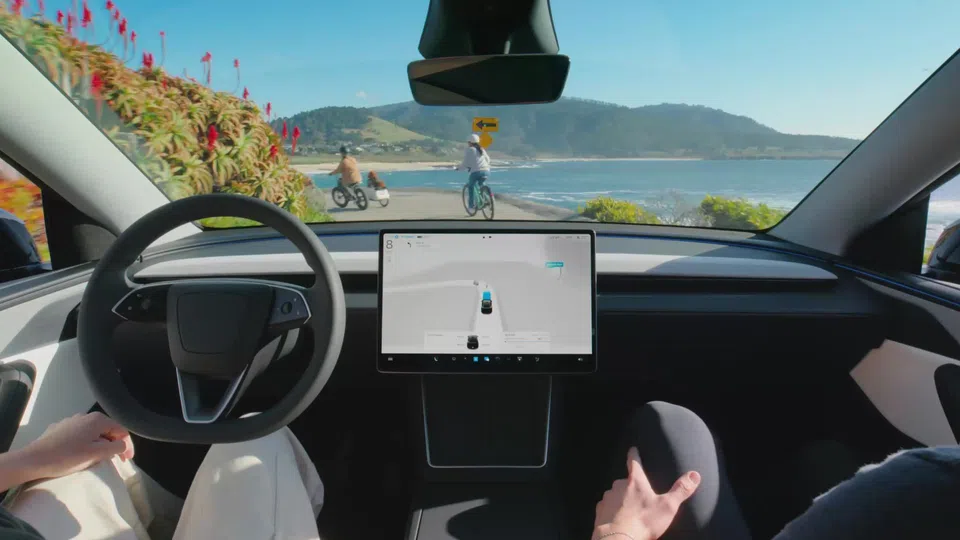 Tesla lança condução autónoma total na Europa