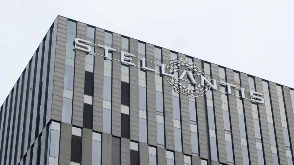 Stellantis injeta mil milhões em fábrica de elétricos