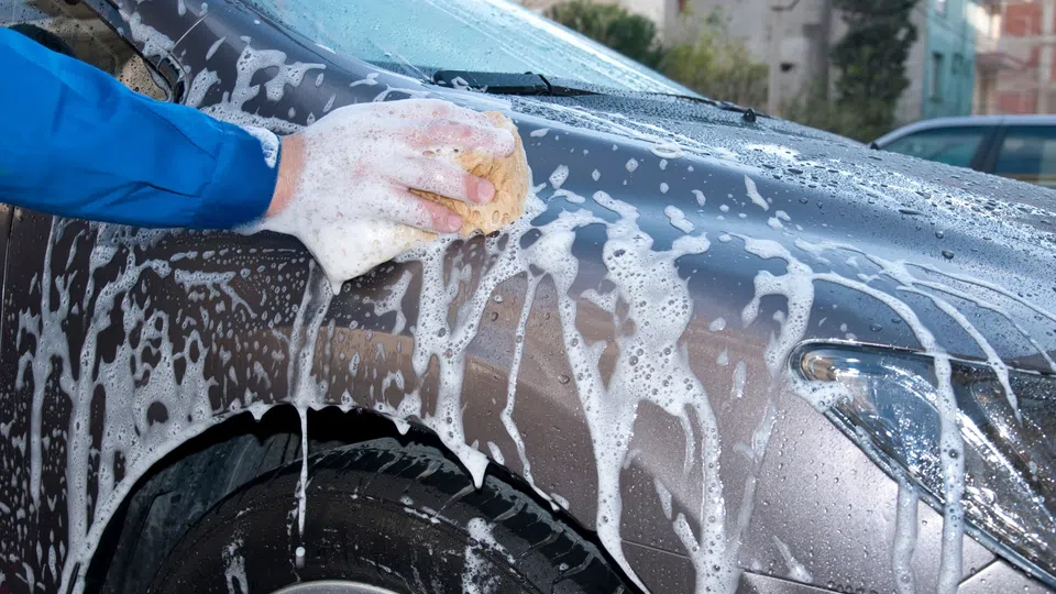 Como Lavar o Carro Corretamente (Interior e Exterior)