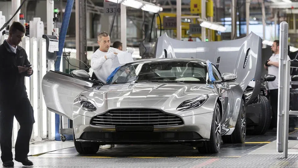 Crise na Aston Martin leva a despedimentos e cortes