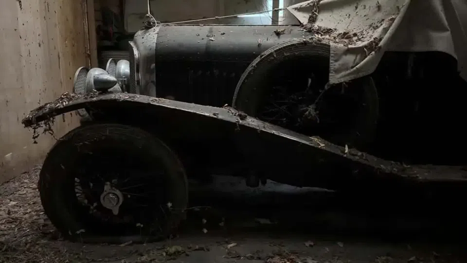 Homem encontra Bentley de 1928 que pode valer milhões