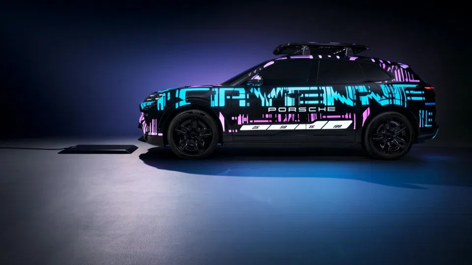 Porsche estreia carregamento sem fios no Cayenne