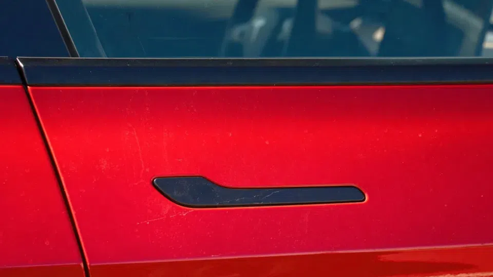 China vai proibir puxadores ocultos nos carros em 2027