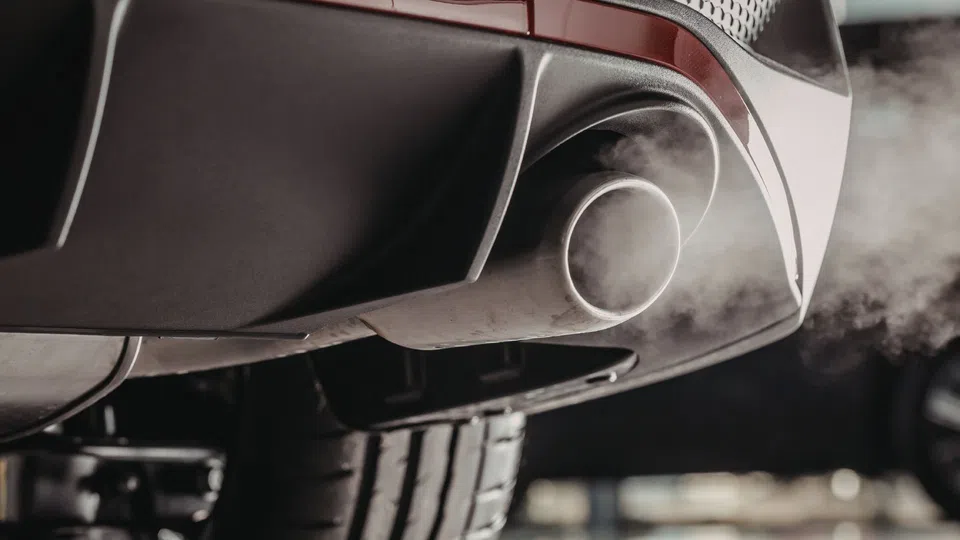 Ruído no carro pode dar multa: saiba as regras