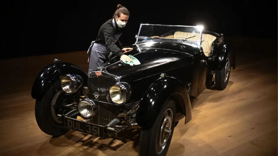O Bugatti que ficou 50 anos escondido e valeu milhões