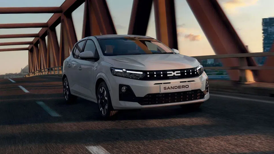 Dacia Sandero lidera Europa, mas Tesla dispara