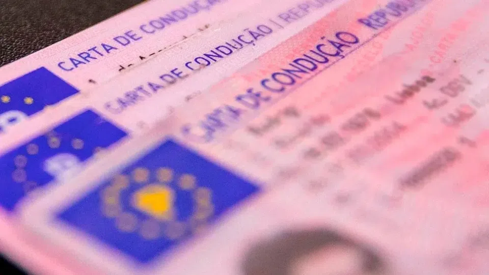 Novas regras permitem aprender a conduzir com os pais