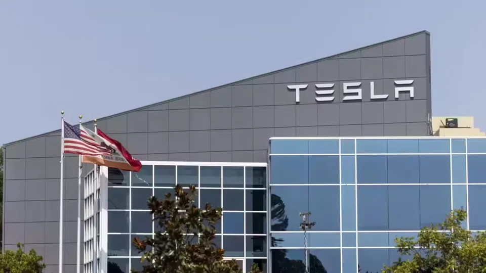 Tesla junta-se à LG para reduzir dependência chinesa