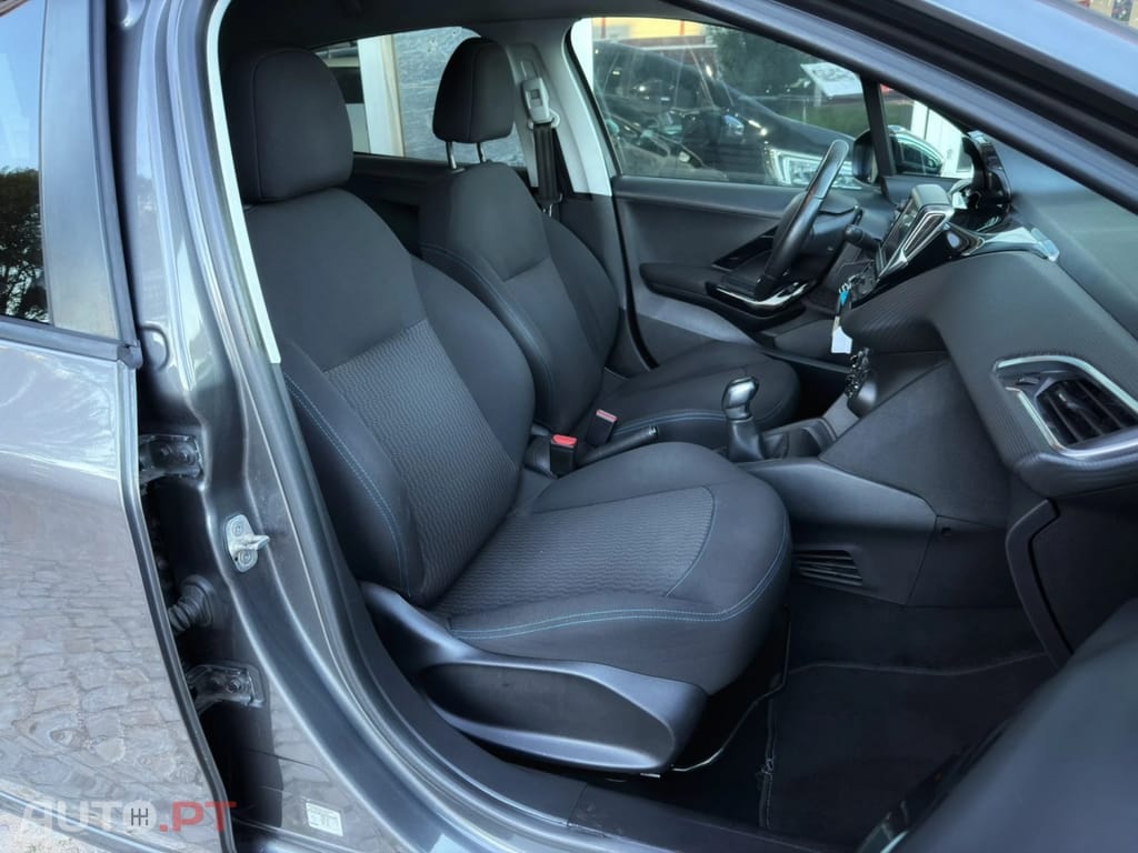 Peugeot 208 1.2 PureTech Style
