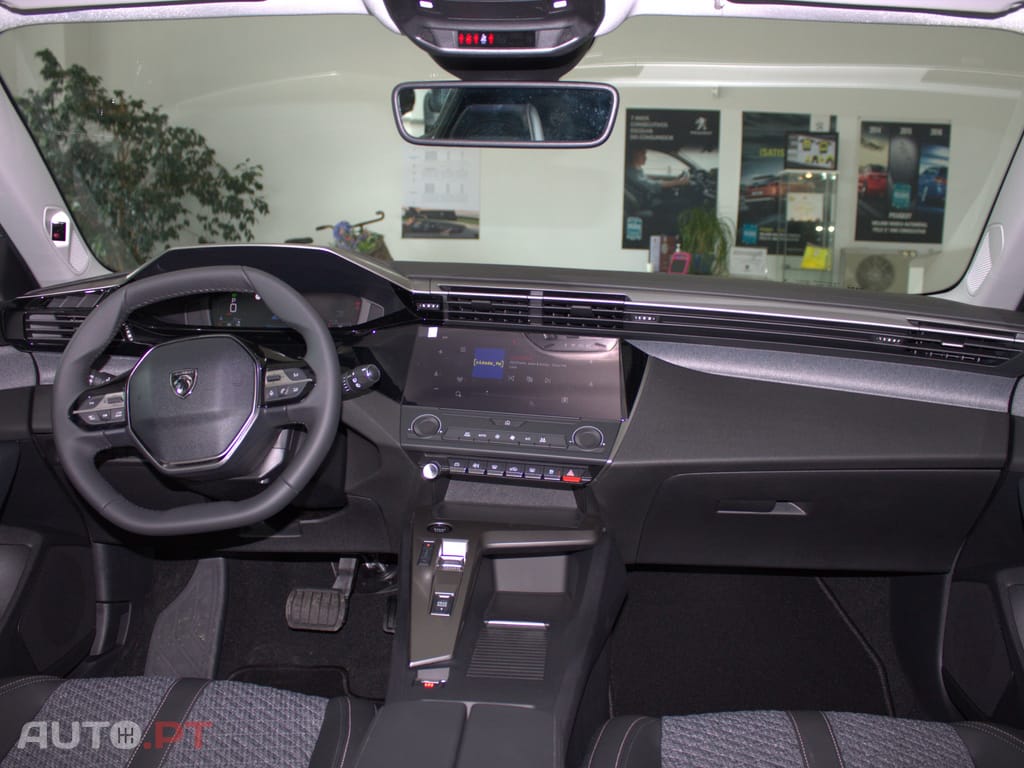 Peugeot 308 Allure Hybrid 136 CV