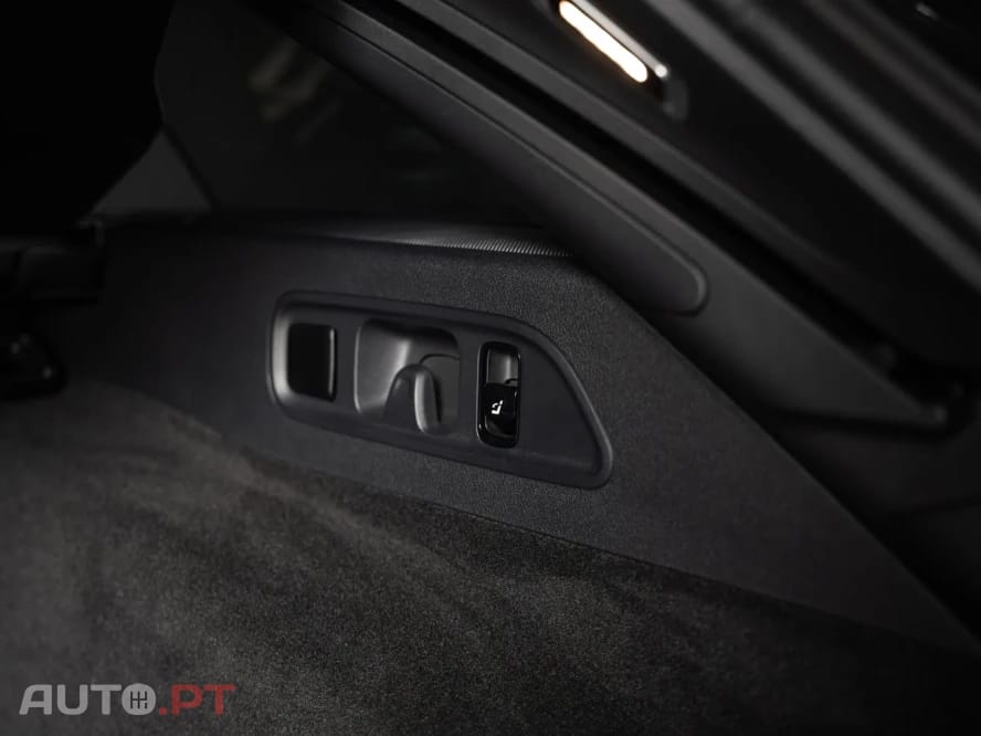 Mercedes-Benz E 300 9G-TRONIC AMG Line