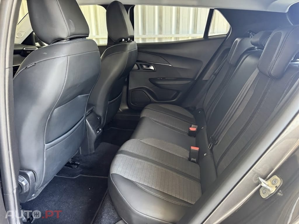 Peugeot 2008 1.2 PureTech Allure Pack EAT8