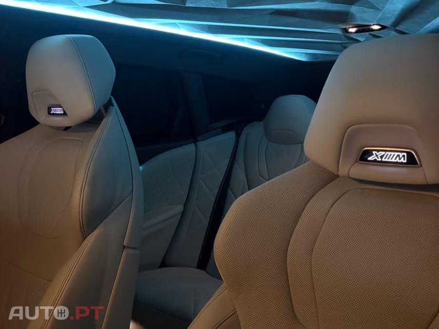 BMW XM BASE