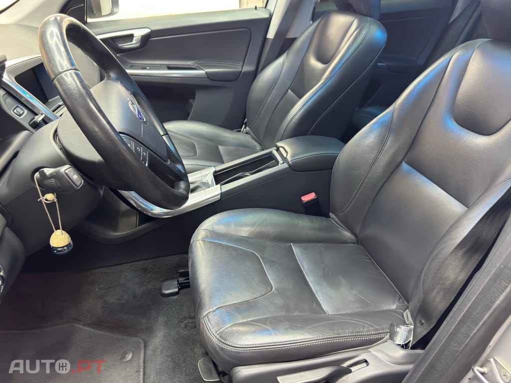 Volvo XC60 2.0 D3 Momentum Geartronic