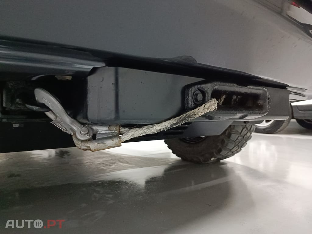 Toyota Hilux Xtra Cab 2.4 D-4D DLX+ 4WD M/T