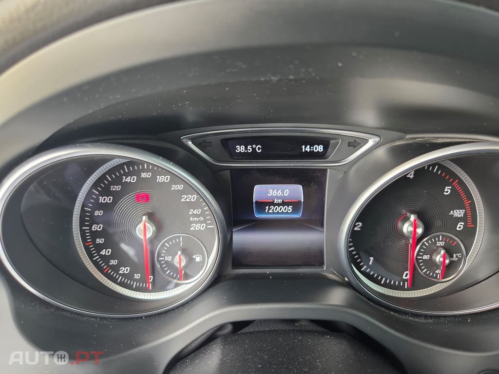 Mercedes-Benz CLA 180 Shooting Brake Urban Fleet Pack Plus
