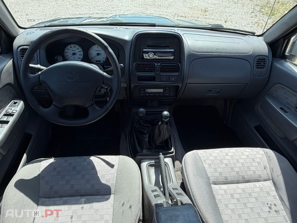 Nissan Navara 2.5TDi 4x4 5LUG