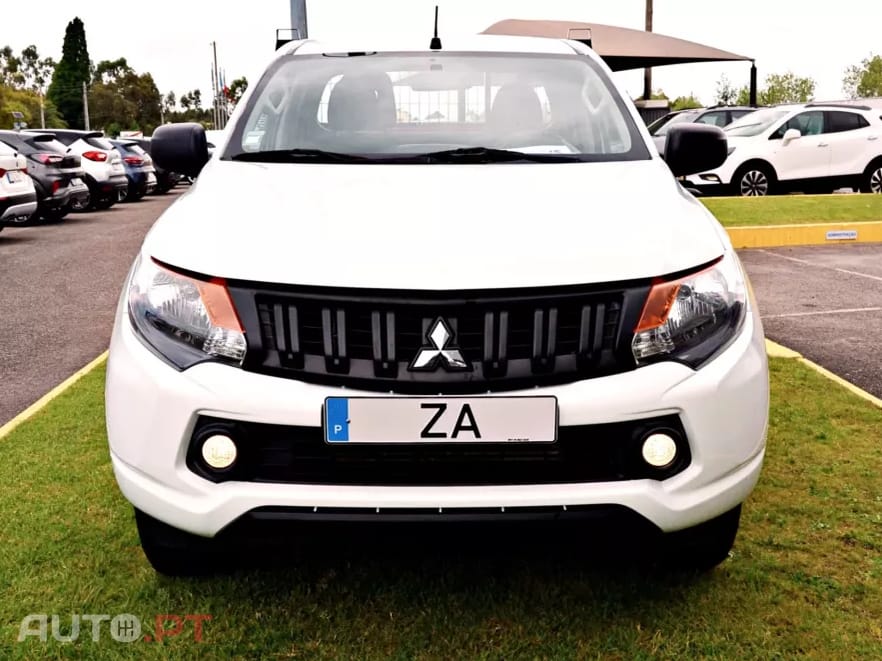 Mitsubishi L200 2.4 DI-D CD S.Cab 3L Instyle 4WD